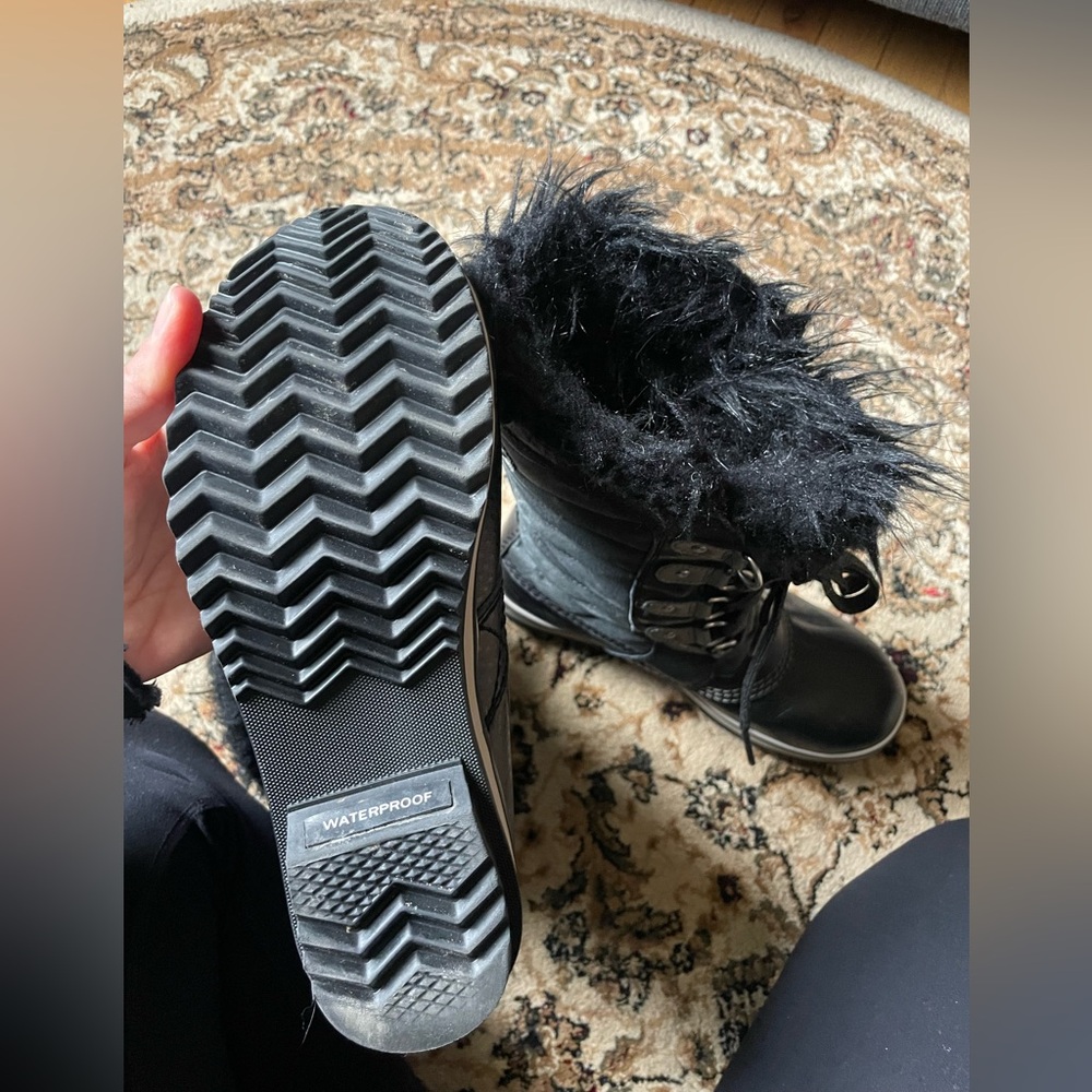 Sorel Tofino II Youth Waterproof Boot Size 4 Black Warm Winter Outdoor Hiking - Picture 6 of 7
